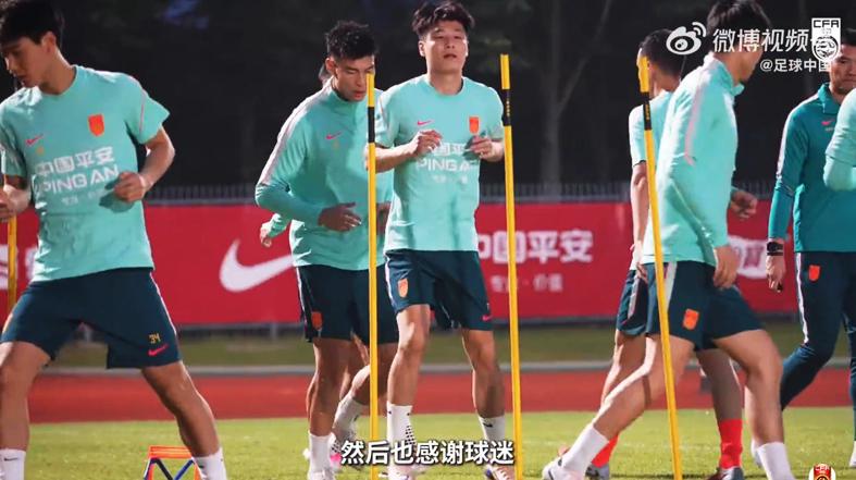U17男篮虐委内瑞拉!张懿赵杰+2将齐爆,多人贡献,吕飞燕下替补 U17男篮虐委内瑞拉!张懿赵杰+2将齐爆,多人贡献,吕飞燕下替补